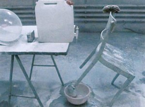 Peter Fischli & David Weiss, Der Lauf der Dinge, 1986/87, 1-Kanal-Video (Farbe, Ton) Courtesy Sammlung Goetz, Medienkunst, München